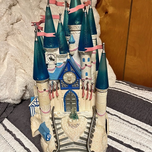 Blue and Cream Castle Playset - Picture 7 of 8